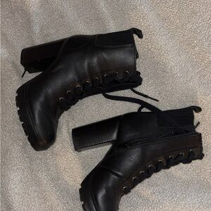 Steve Madden Black Lace Up Boots